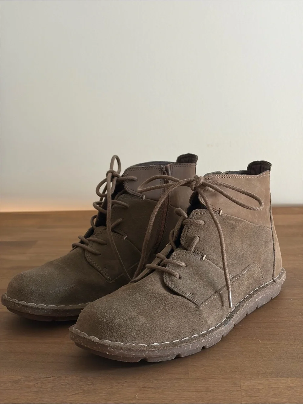 Clarks Trace Pine Taupe Suede Leather Lace-Up Side-Zip Ankle Boots Women Size 6W